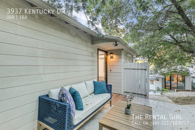 Building Photo - 3937 Kentucky Dr