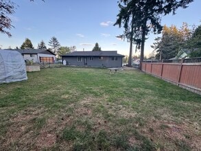 Building Photo - 899 Cathlamet Dr