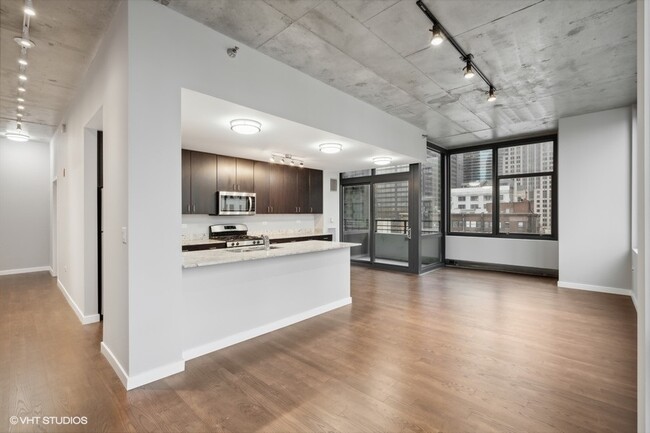 Foto del edificio - 235 W Van Buren St