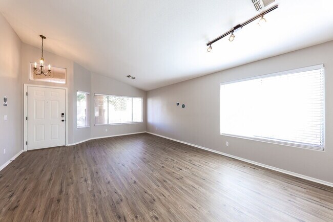 Foto del edificio - 8019 W Alex Ave