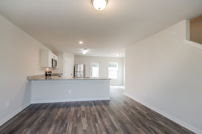 Building Photo - 15775 Del Norte Dr