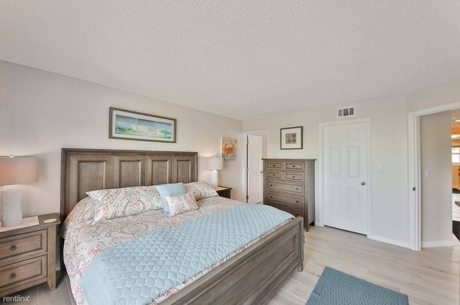 Building Photo - 2 br, 2 bath Condo - 858 Apricot Ave Apt A