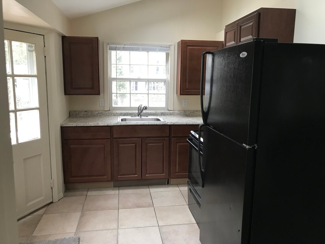 Foto del edificio - 232 Christian Ave