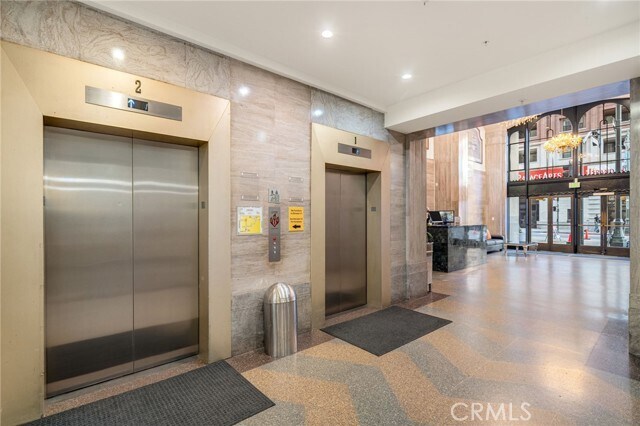 Foto del edificio - 939 S Broadway