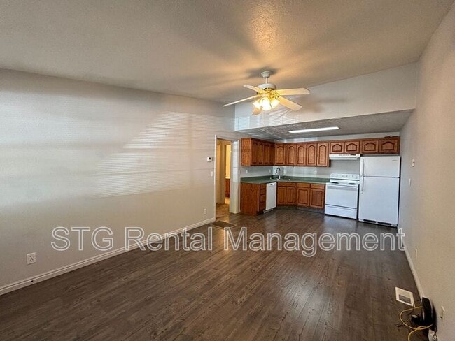 Building Photo - 600 N 2450 E