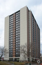 Building Photo - Grove 94