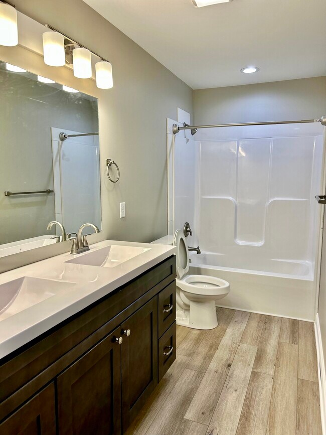 Interior de 2 habitaciones - Fairway Lane Apartments