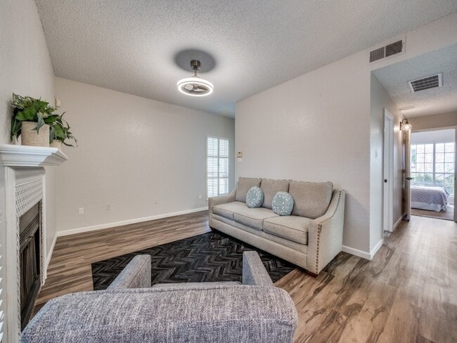 Foto del edificio - 1603 Marsh Ln