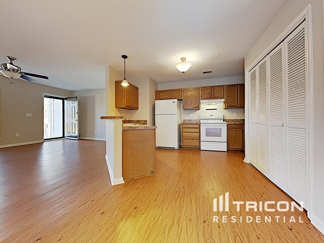 Building Photo - 205 Stockland Rd