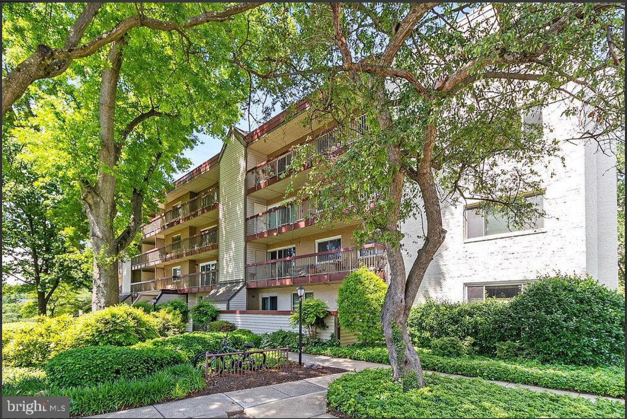 Primary Photo - 10300 Westlake Dr