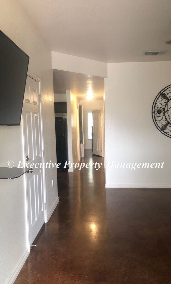 Foto del edificio - 1210 Westview Dr