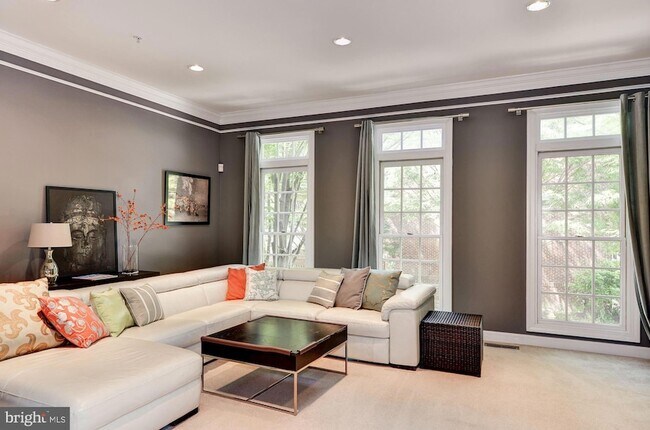 Foto del edificio - 4908 Waple Ln