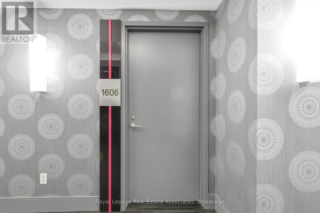 Photo du bâtiment - 58 Orchard View Blvd