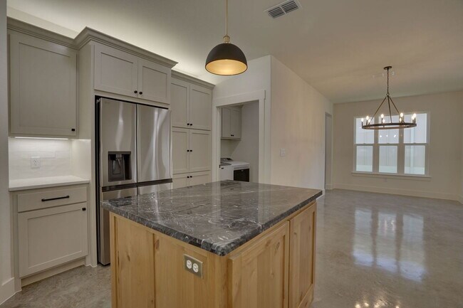 Foto del edificio - 108 Cardinal Wds