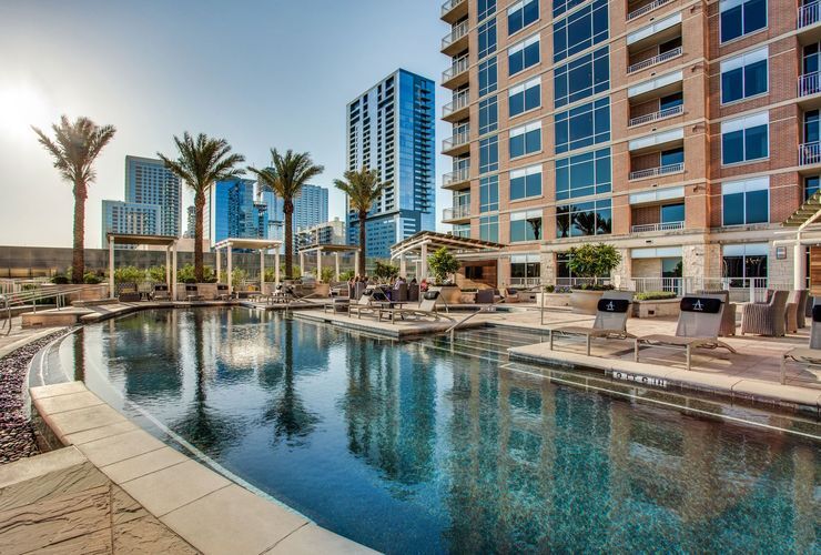 Foto principal - A 2 BR Apt that outshines all others