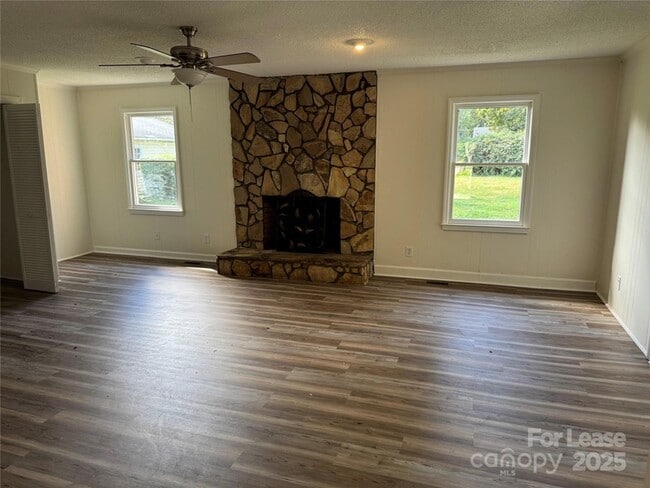 Building Photo - 1223 Georgetown Dr