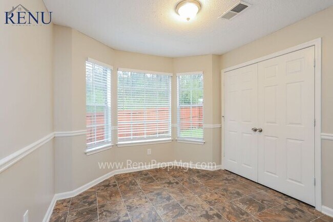 Building Photo - Now available 4 bedrooms 2.5 baths