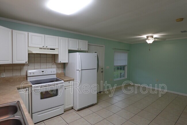 Foto del edificio - 3145b Redbud Ln
