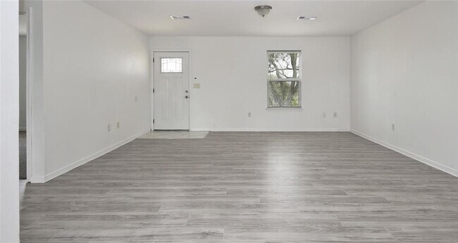 Foto del edificio - 116 Oak Island Dr