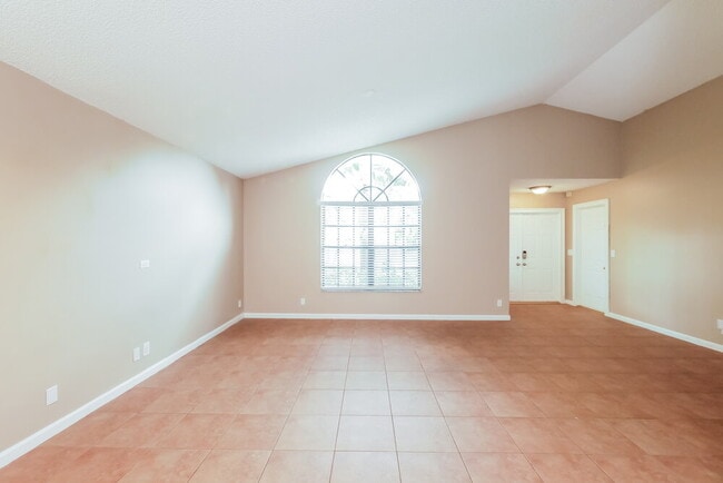 Foto del edificio - 575 NW 38th Ave