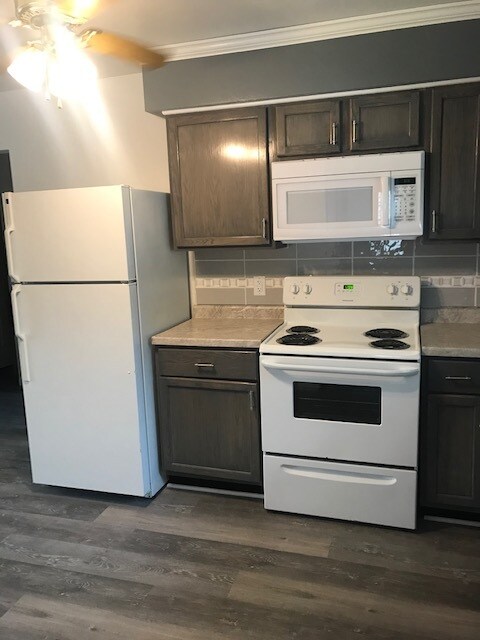 Kitchen - 505 N 5th Plz