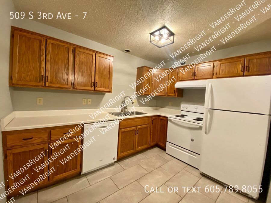 Primary Photo - 509 3rd Ave
