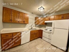 Building Photo - 509 3rd Ave