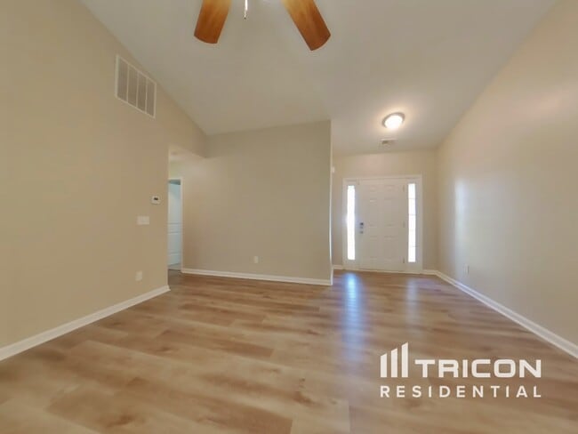 Foto del edificio - 652 Amberwood Dr