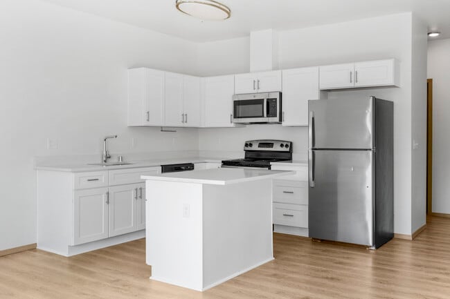 Building Photo - 4th Avenue Homes