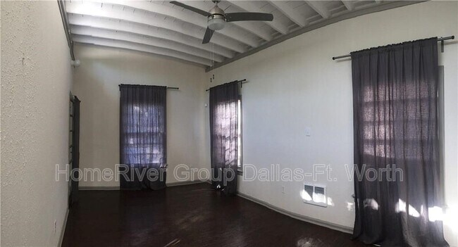 Building Photo - 5522 Live Oak St