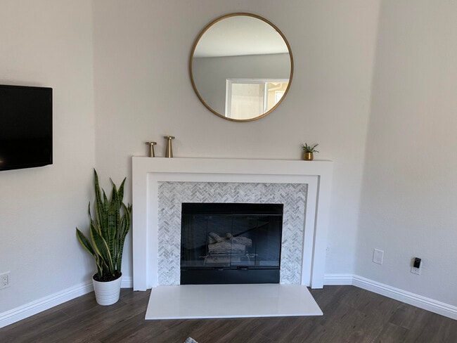 Fireplace - 4365 Louisiana St