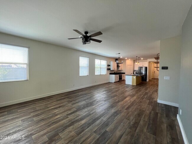 Foto del edificio - 18628 W Townley Ave