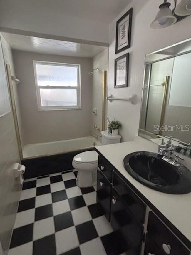 Building Photo - 543 FL-559