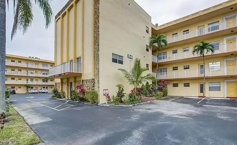 Foto principal - 3940 NW 42nd Ave