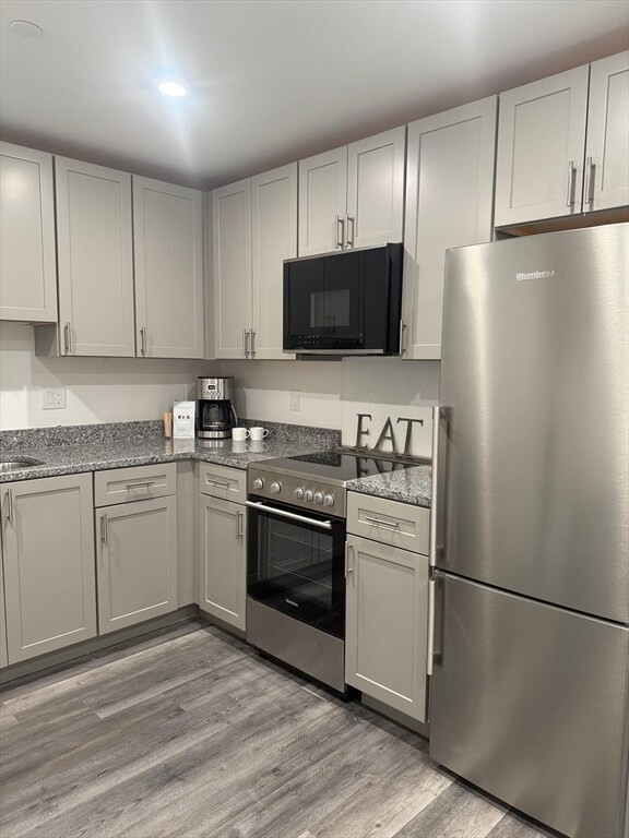 Foto del edificio - 585 Essex St