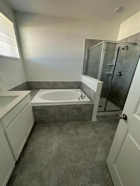 Building Photo - 425 Bogey Dr