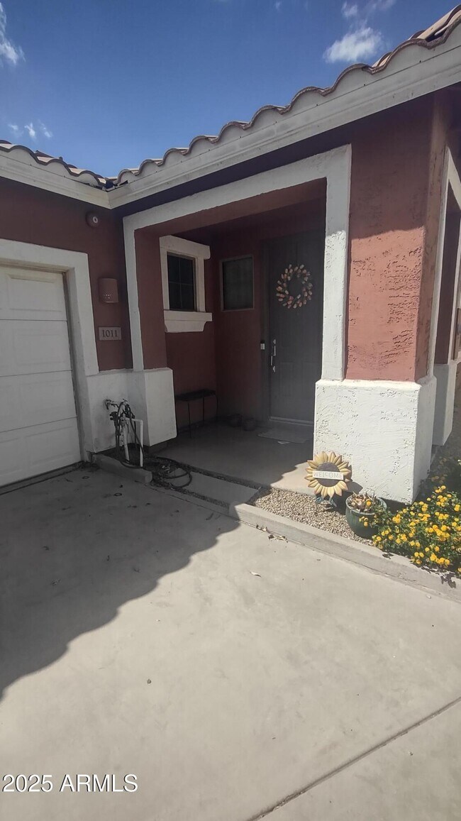 Foto del edificio - 1011 E Ranch Rd