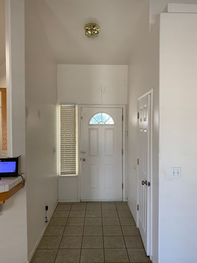 Building Photo - 3 Bedroom 2 Bath Solar Home