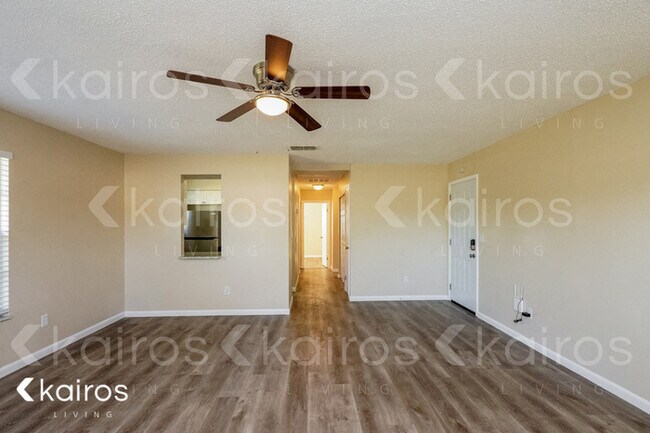 Foto del edificio - 16 Spring Loop Cir