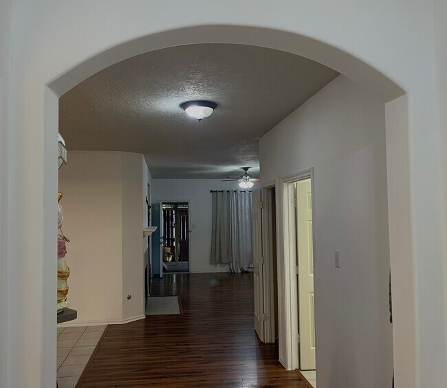 Foto del edificio - 6810 Atasca Creek Dr