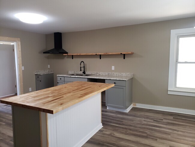 Foto del edificio - 160 Brandonwood Dr
