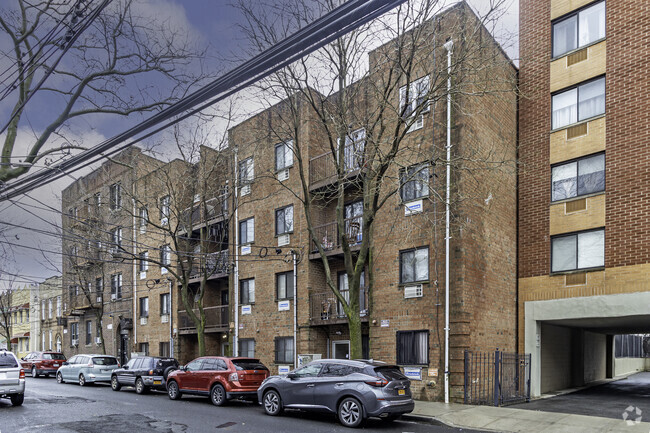 Building Photo - 555 Mclean Ave