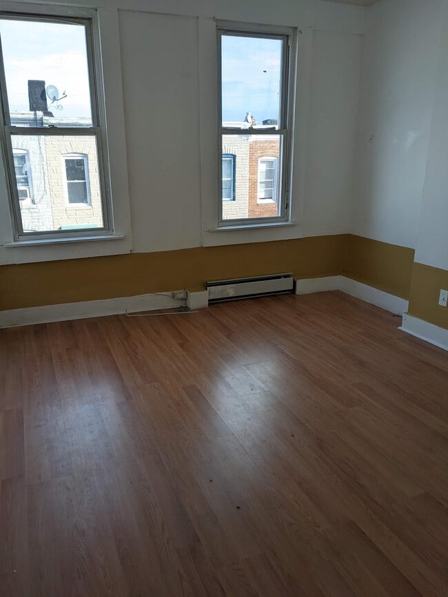 Building Photo - 426 N Rose St