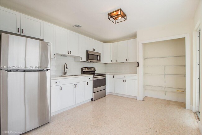 Foto del edificio - 7311 SW 63rd Ct