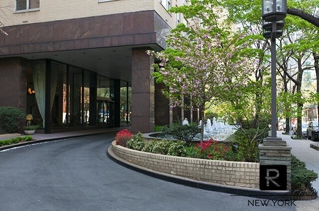 Primary Photo - 300 East 56th Street