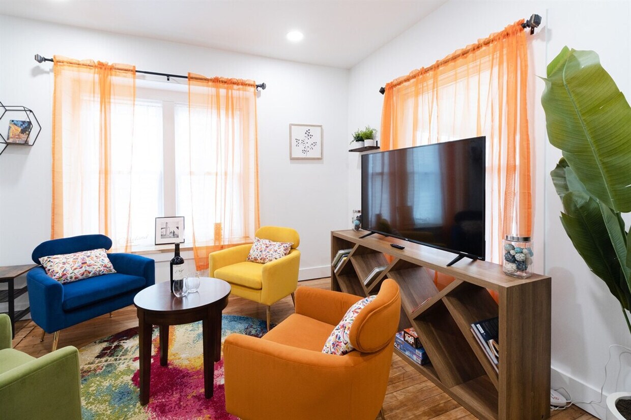 Foto principal - 10628 Lee Ave