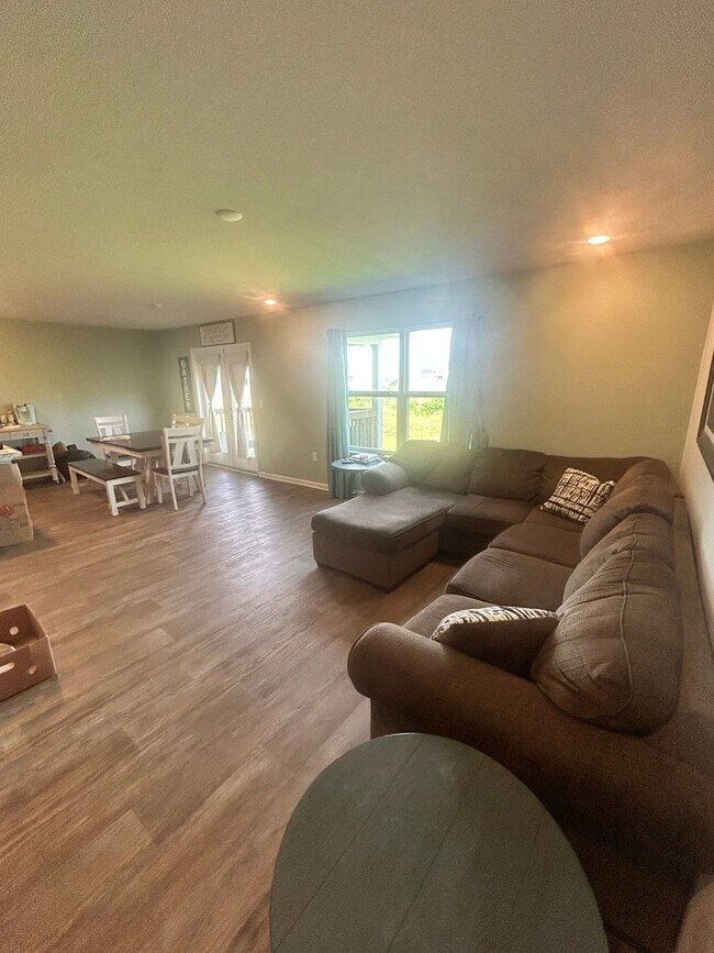 Foto del edificio - 5808 Tiagra Dr