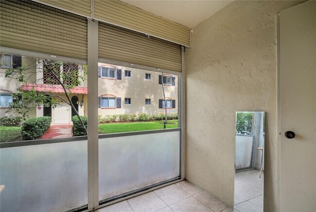 Building Photo - 257 S Cypress Rd