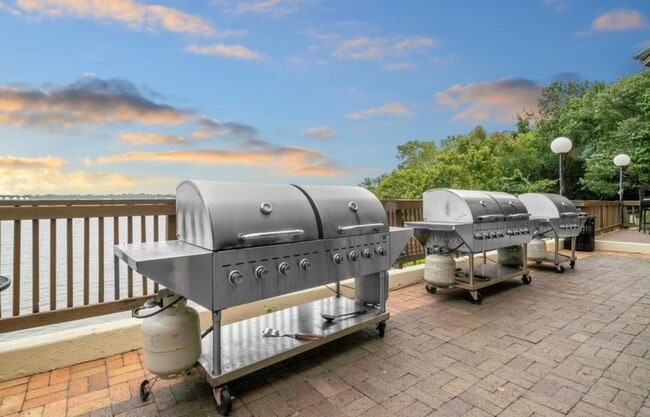 Foto del edificio - 501 Slaters Ln