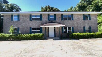 Building Photo - 108 Woodhouse Ln